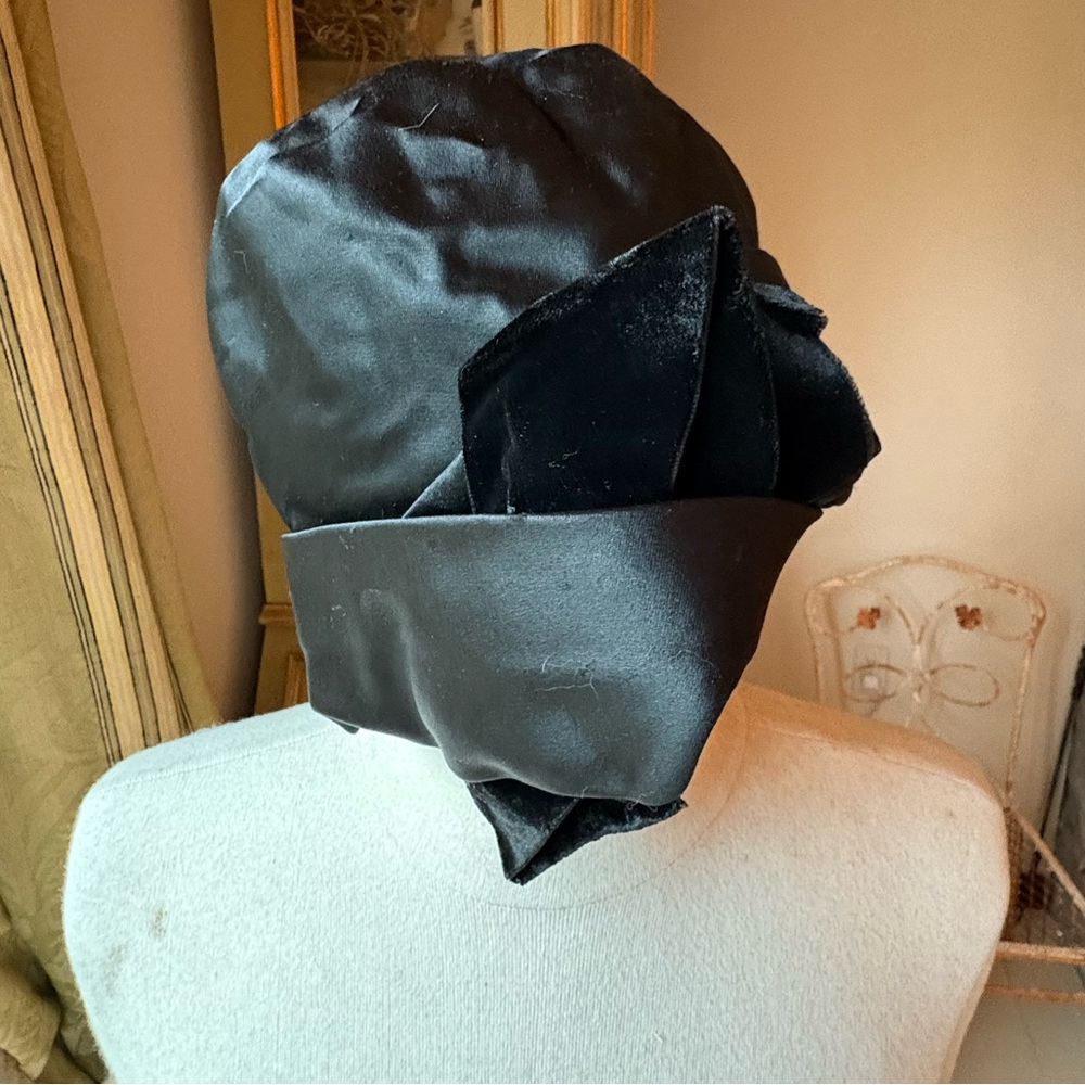 Vintage Mr. John Jr. Black Hat
